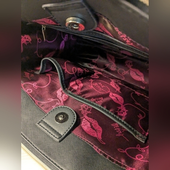 Betsey Johnson White Rose Quilted Faux Leather 3 Compartment Shoulder Tote Bag - Picture 9 of 14